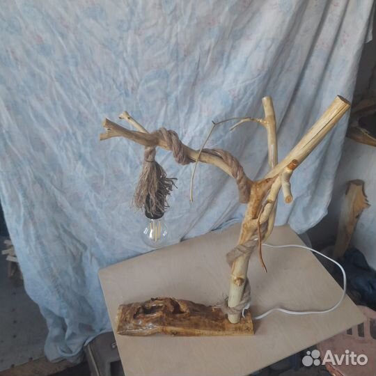 Светильник настольный