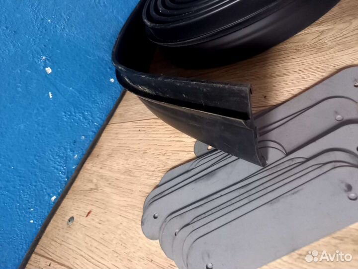 Розшеритель колёсных арок резиновый