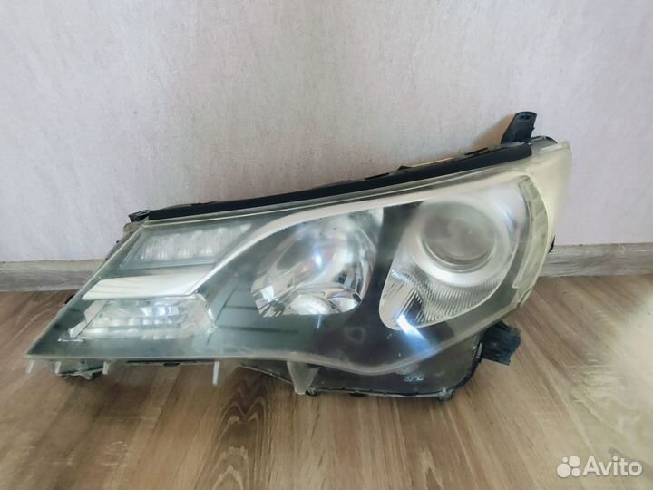 Фары на toyota RAV 4