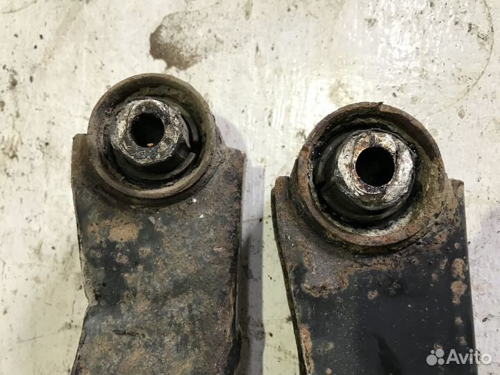 Рычаг задний нижний Фольксваген Гольф 5 Golf 5