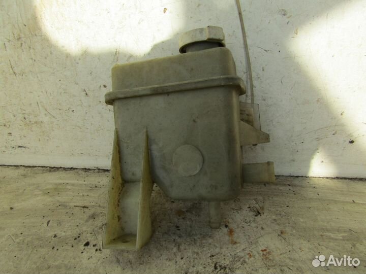 Мицубиси Carisma Бачок жидкости усилителя руля