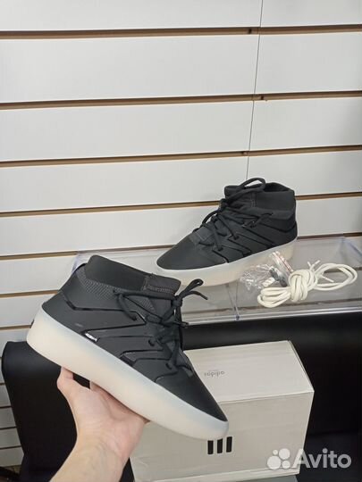 Кроссовки Adidas x Fear of God 2023