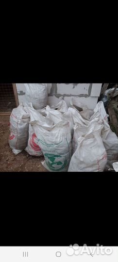 Куриный помет в мешках