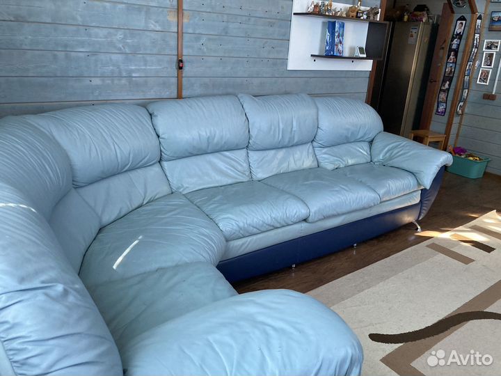 Кожаный диван бу
