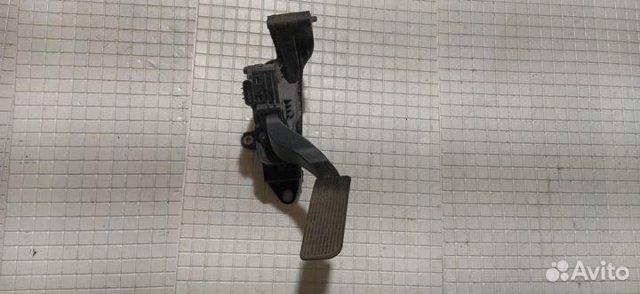 Педаль газа Cadillac Escalade III 6.2