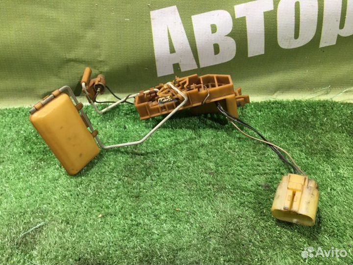 Датчик уровня топлива Nissan Bluebird U13 SR18DE