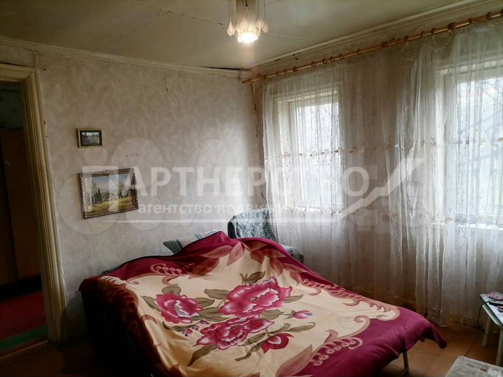 Дом 30 м² на участке 6 сот.