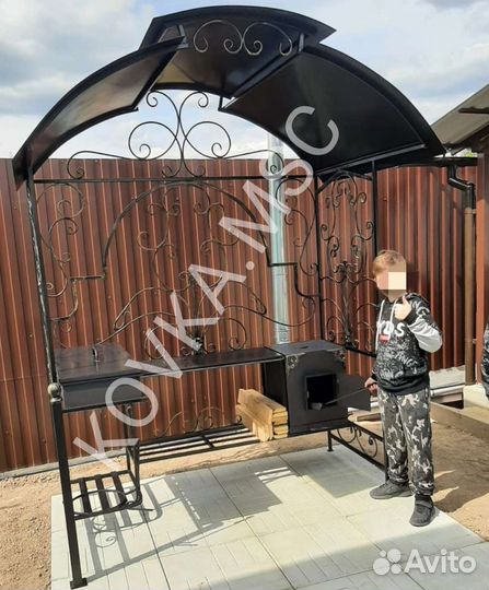 Мангал с крышей