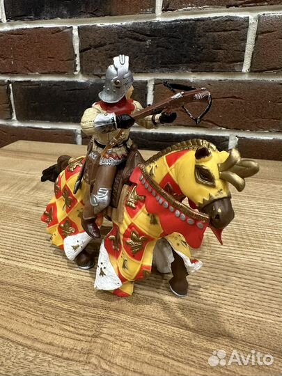 Фигурки рыцарь средневековья на лошади Papo