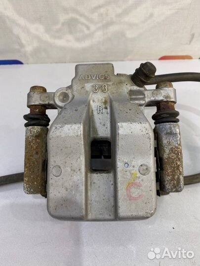 Суппорт задний правый Toyota Camry XV55 2GR-FE