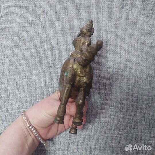 Статуэтка. Всадник с соколом. Бронза