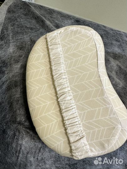 Автомобильная подушка на подголовник