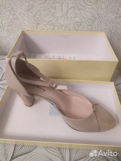 Туфли женские 39 размер новые