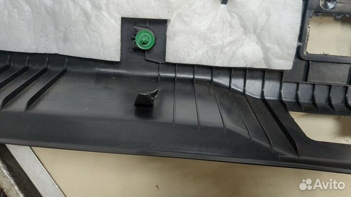 Обшивка крышки багажника Mazda CX-30, 2021