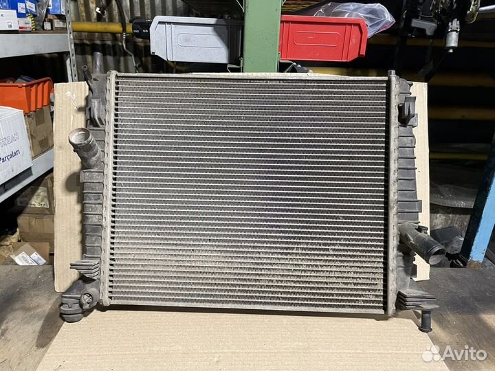 Радиатор охлаждения двигателя Форд Фокус 2