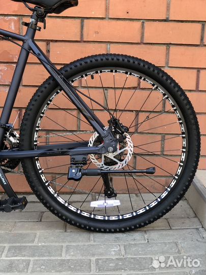 Велосипед черный на гирдравлике