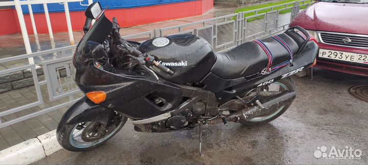 Кавасаки ZZR 400
