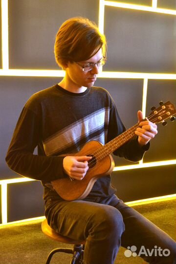Уроки игры на гитаре / укулеле