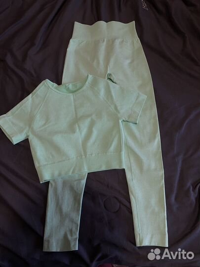 Спортивный костюм для фитнеса женский бесшовный