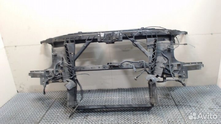 Рамка передняя Nissan Titan, 2005