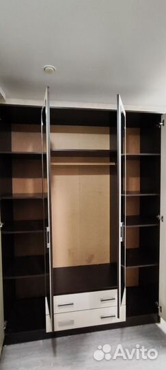 Шкаф