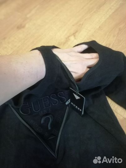 Кофта новая Guess