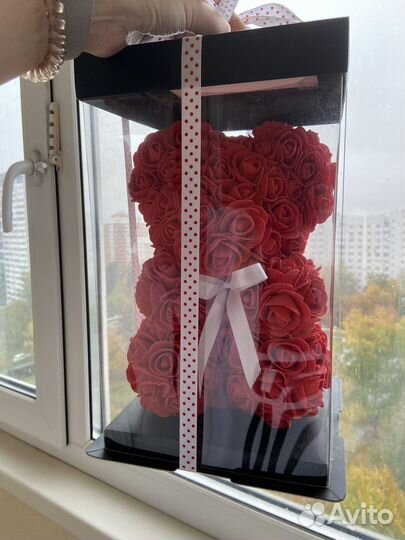 Мишка из роз в коробке подарок мишка красный