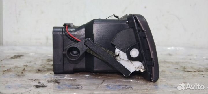 Дефлектор воздушный Audi A6 C5 2.8 1999