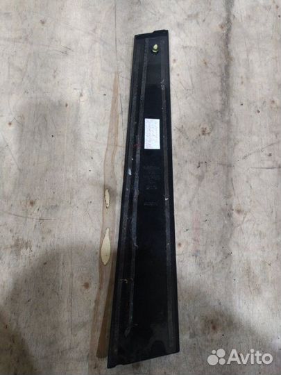 Накладка двери передняя правая Toyota Camry 8 V50