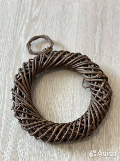 Венок плетенный