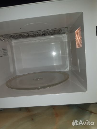 Микроволновая печь с грилем Vitek VT-1682W