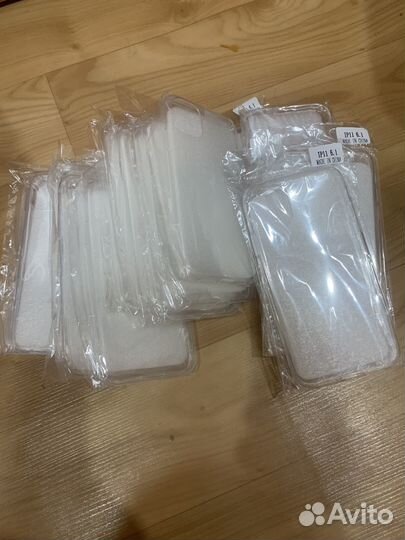 Силиконовые чехлы и защитные стекла на iPhone