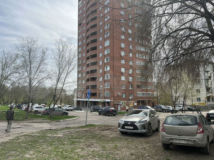 Помещение 240 м² с разводкой воды 16 кабинетов