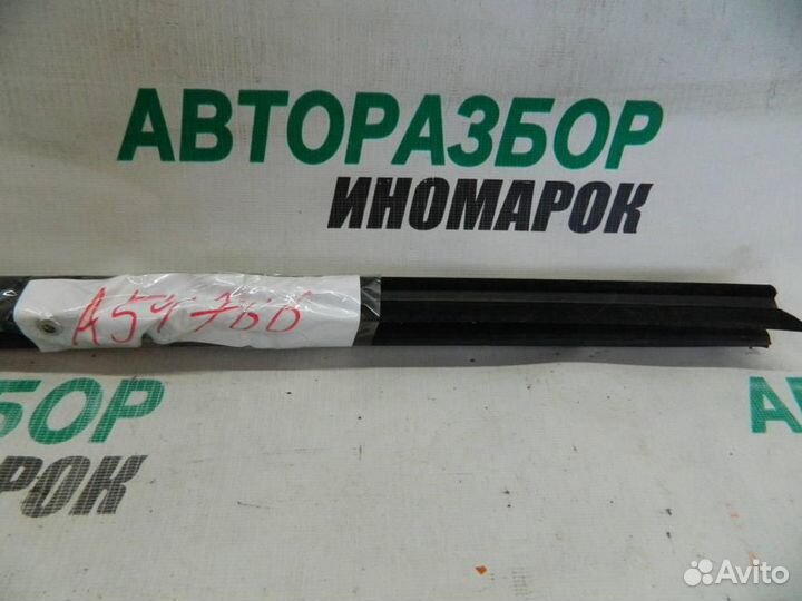 Уплотнитель для Renault Scenic 2 2003-2009г