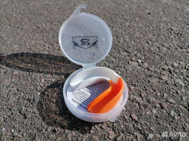 Капа боксёрская цветная