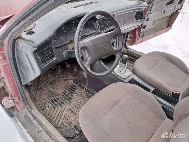 Детали салона Audi 80