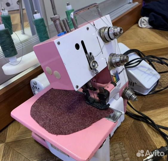 Швейная машина и оверлок. Комплект