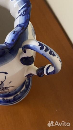 Ваза для цветов настольная Гжель