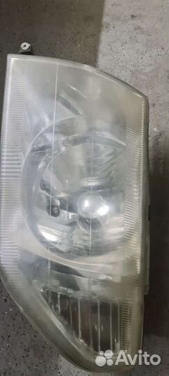 Фары Mitsubishi Pajero iO