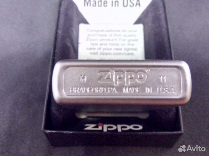 Зажигалка zippo 205 kiss me am russian