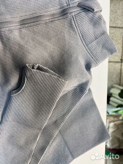 Комплект для фитнеса из шорт и рашгарда