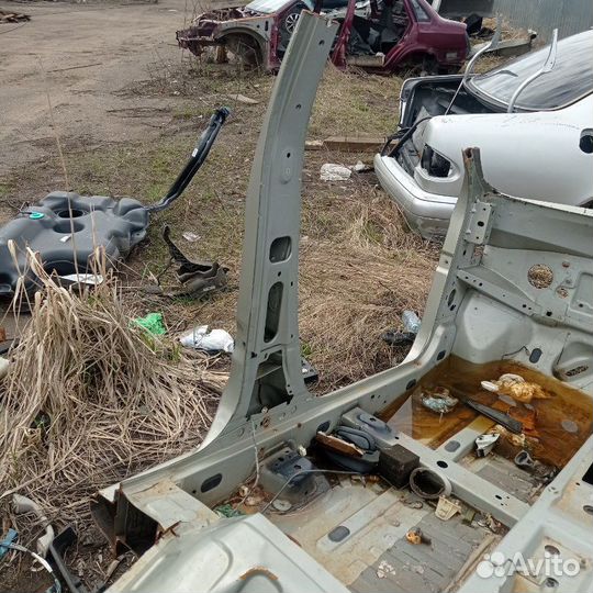 Кузов по частям Renault Sandero