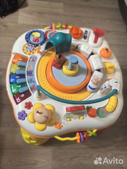 Развивающил стол жирофики