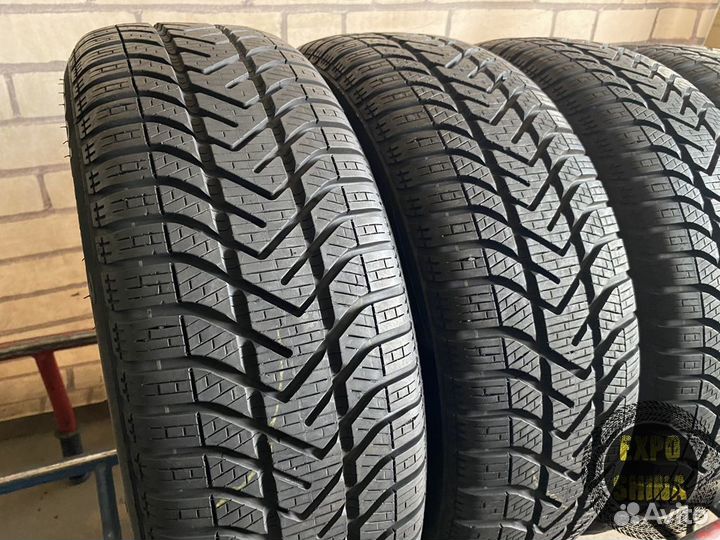 Pirelli Winter 210 SnowControl Serie III 195/55 R16 87H
