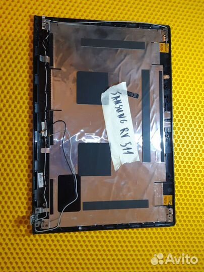 Samsung rv511 Крышка матрицы