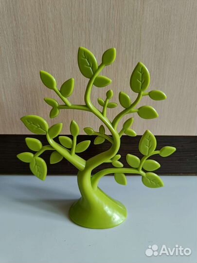 Дерево с магнитными яблоками