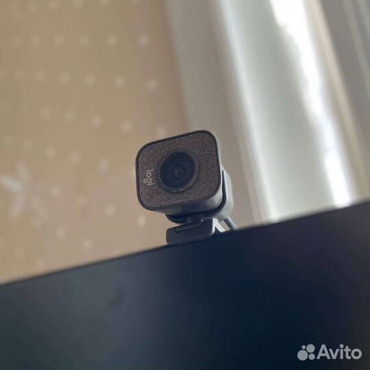 Веб-камера Logitech StreamCam