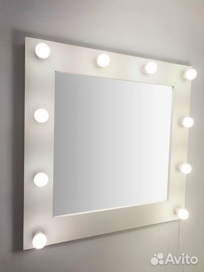 Зеркало визажиста 75/75 цвет Белый