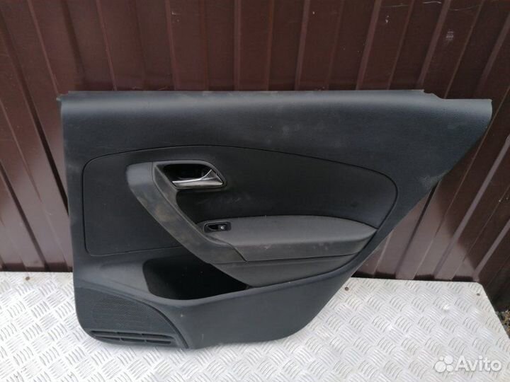 Обшивка двери прав. зад. Volkswagen Polo