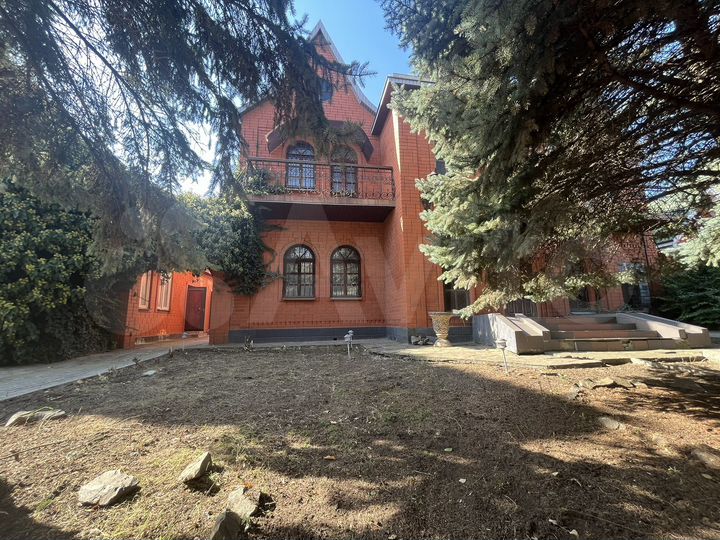 Дом 383 м² на участке 15,8 сот.